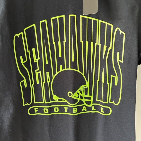 NWT Seattle Seahawks Football T-Shirt Size Small Men's Fandom Stadium Tailgate - Picture 2 of 8